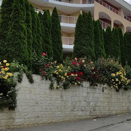 Apartament Jeni's *