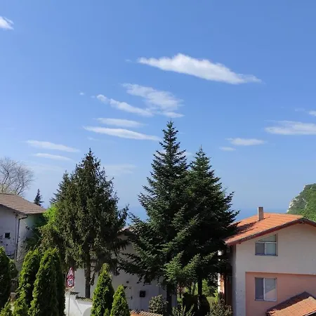 Jeni's Apartament Cavarna